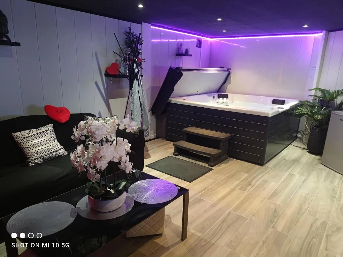 Holiday home Les Bulles Du Font Blanque Villa Campsas